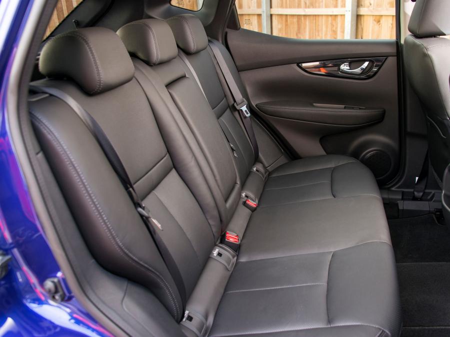 Интерьер Nissan Qashqai 2014 года  (UK) (фото 30 из 38)